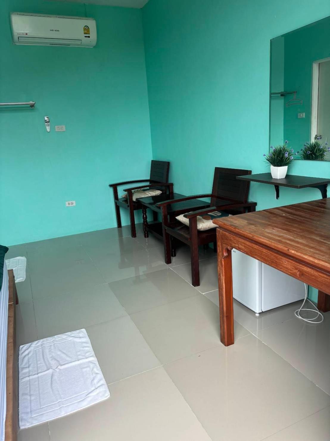 Hotel Rung Phangan บ้านใต้ ภายนอก รูปภาพ