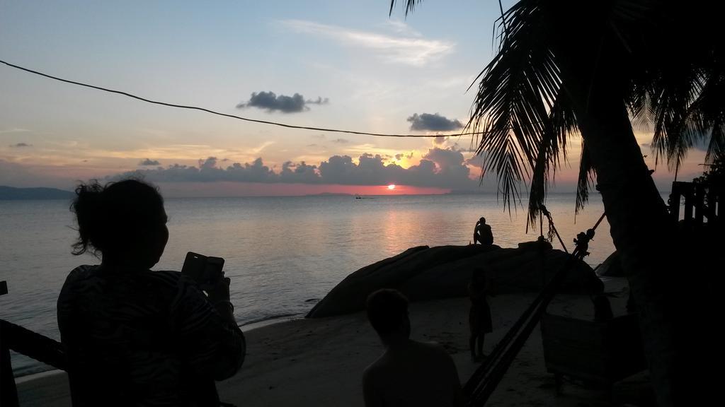 Hotel Rung Phangan บ้านใต้ ภายนอก รูปภาพ